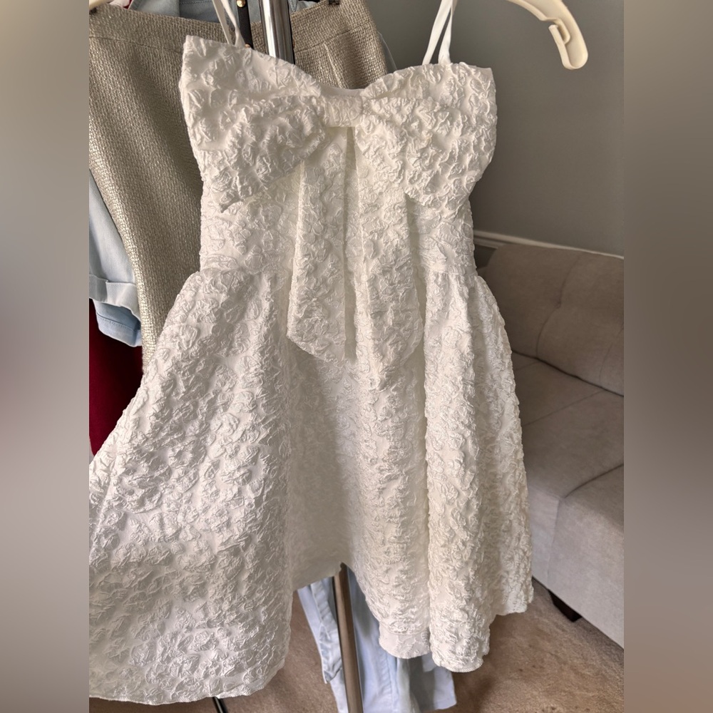 SHEIN White Strapless A-Line Bridal Dress